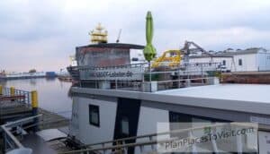 Visit Bremerhaven House Boat Hausboot Lobster Schaufenster Fischereihafen